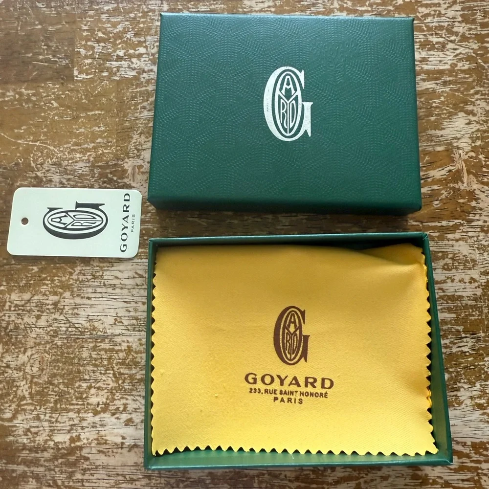 Goyard Card Holder in Black and Gray Chevron - Picture 3 of 4
